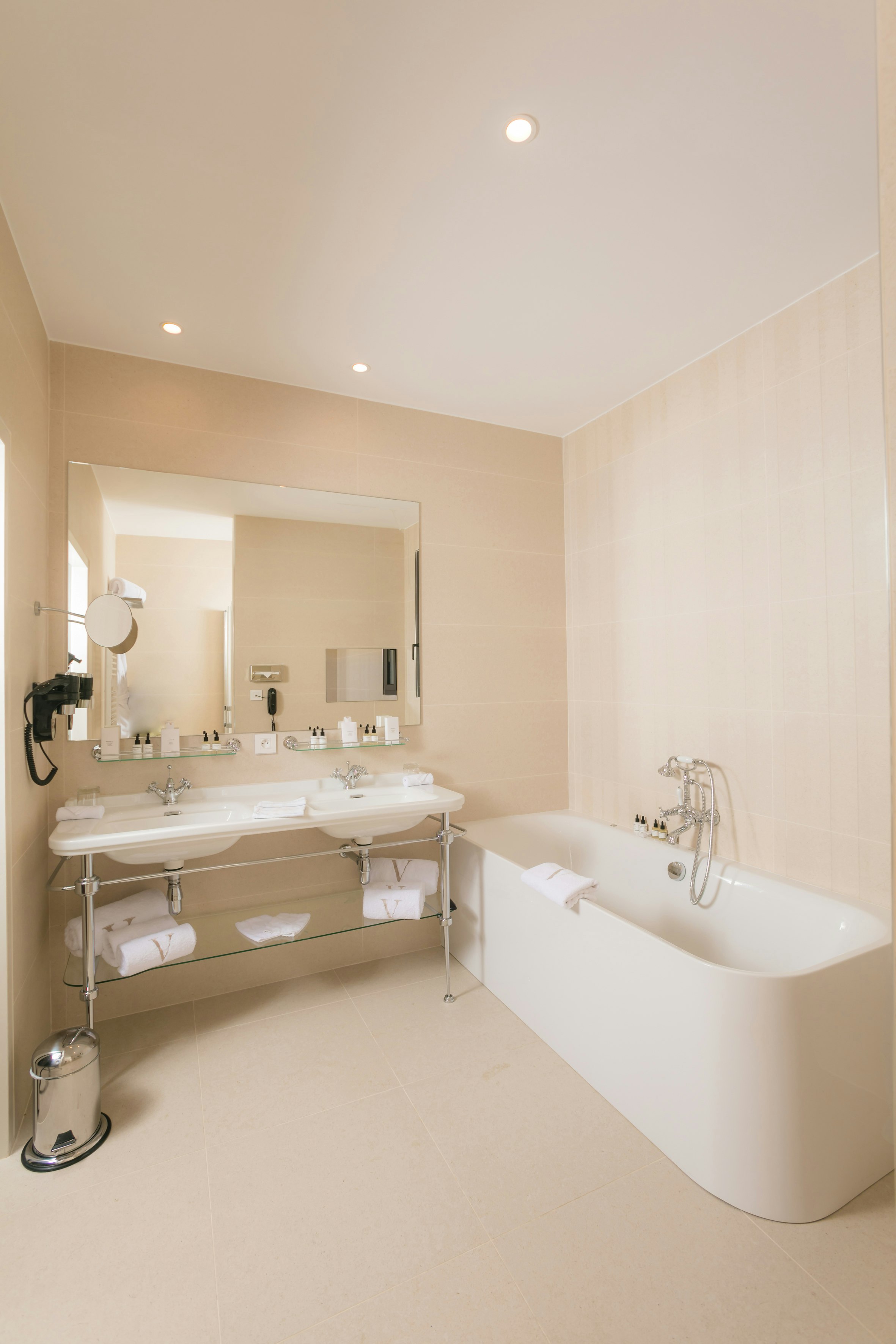 Suite Rosemary Bathroom