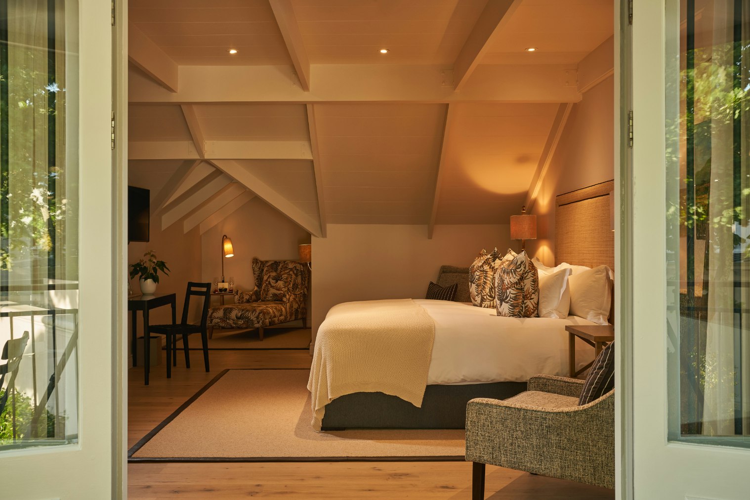 Classic with Terrace - Bedroom