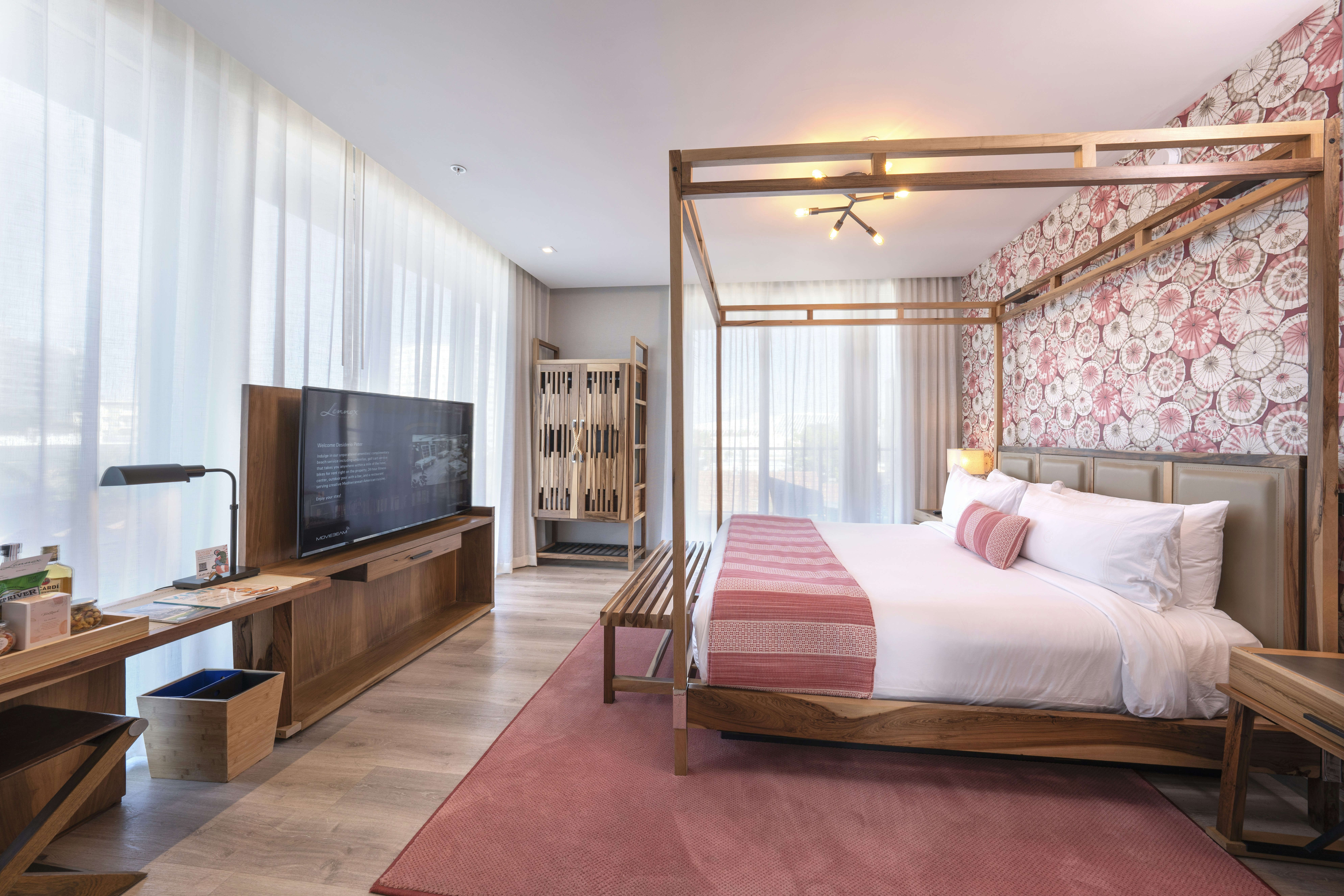 Balcony King Room - Bedroom