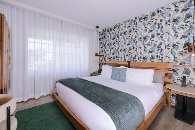 Accessible Deluxe King Room - Bedroom