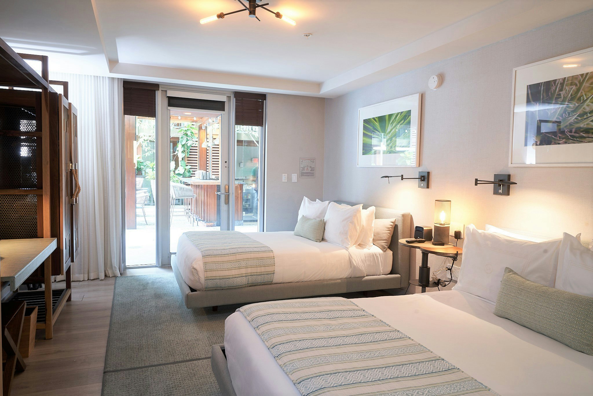 Pool Double Room - Bedroom