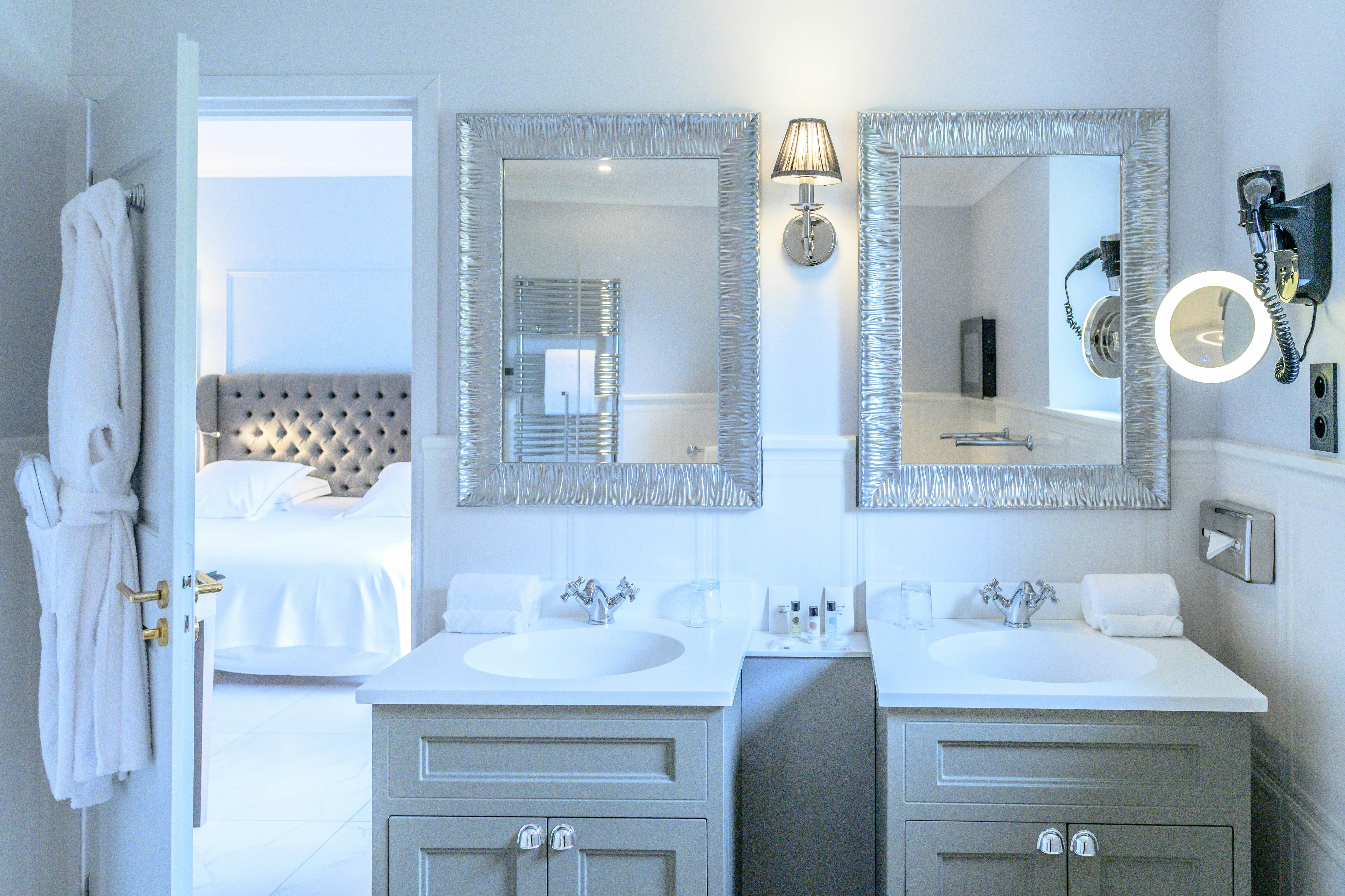 Or des Sauges Bathroom