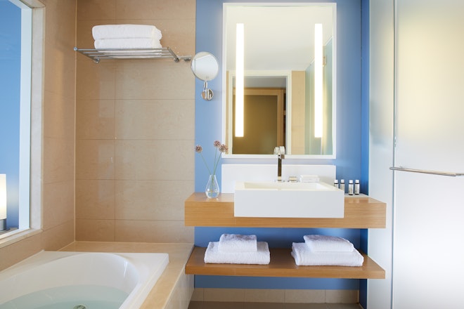 Junior Suite - Bathroom