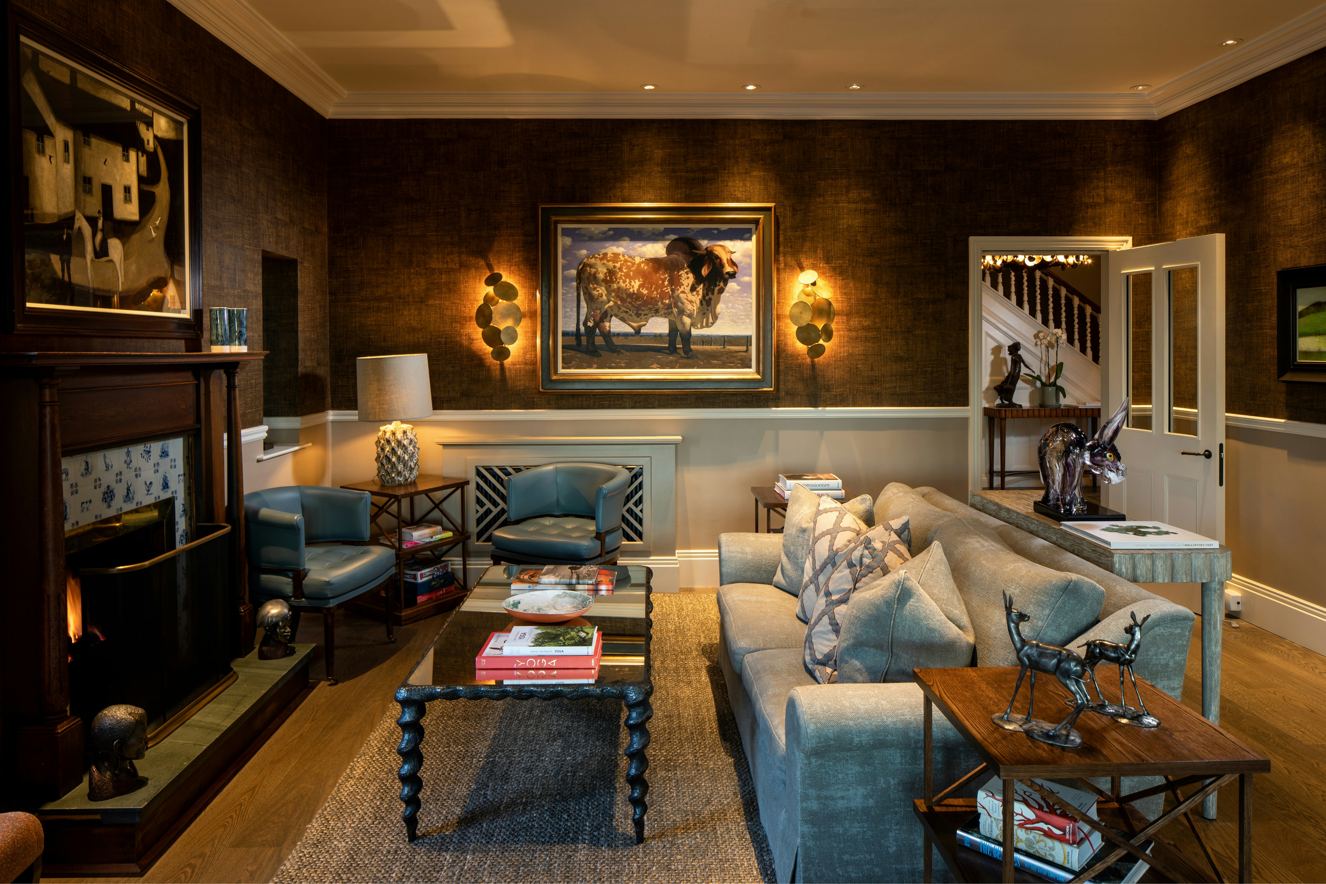 Bar and Conservatory Lounge