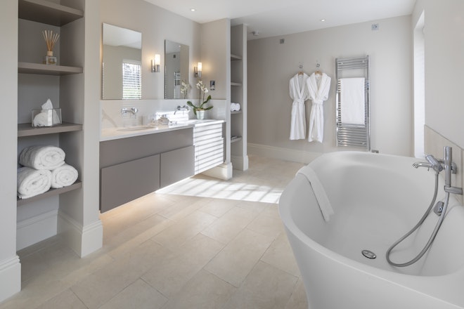 Junior Suite - Bathroom