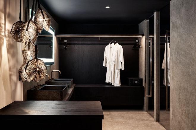 Design Suite Hot Tub