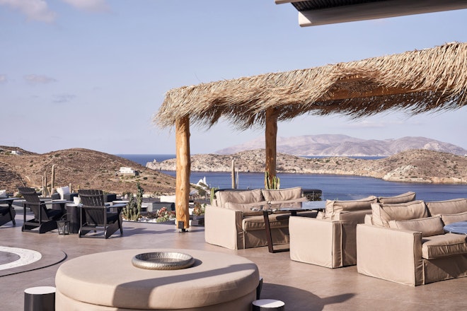 Pool Lounge