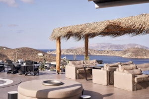 Pool Lounge