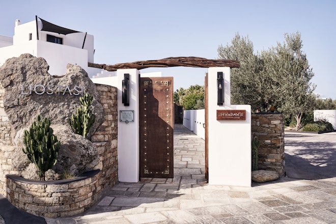 Liostasi Entrance