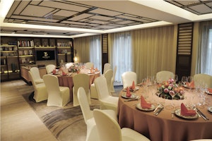 Lounge Round Table