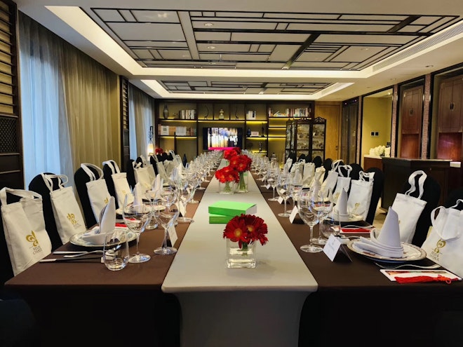 Lounge Long Table