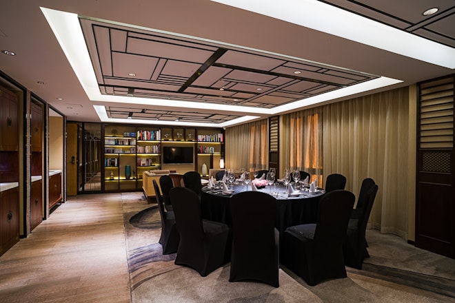 Lounge Round Table