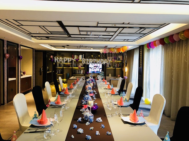 Lounge Long Table