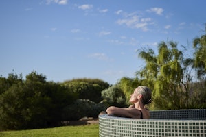 Lon Retreat female plunge pool landscape