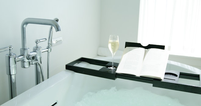 Evangeline Suite - Bathtub