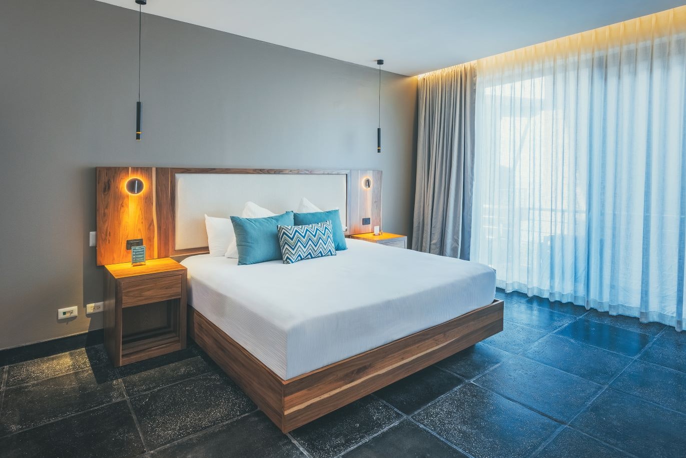 Penthouse Ocean View Suite - Bedroom