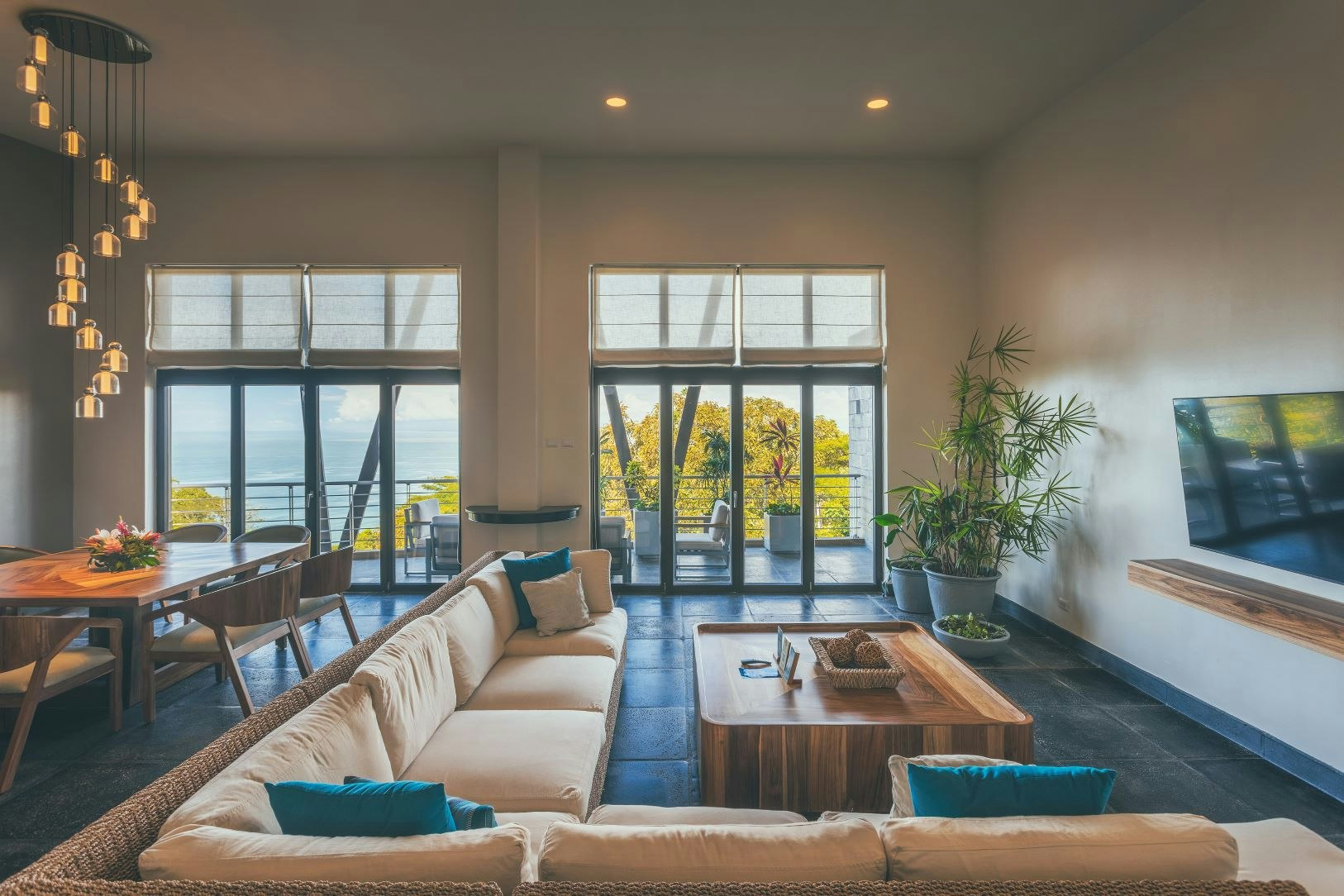 Penthouse Ocean View Suite - Living Area