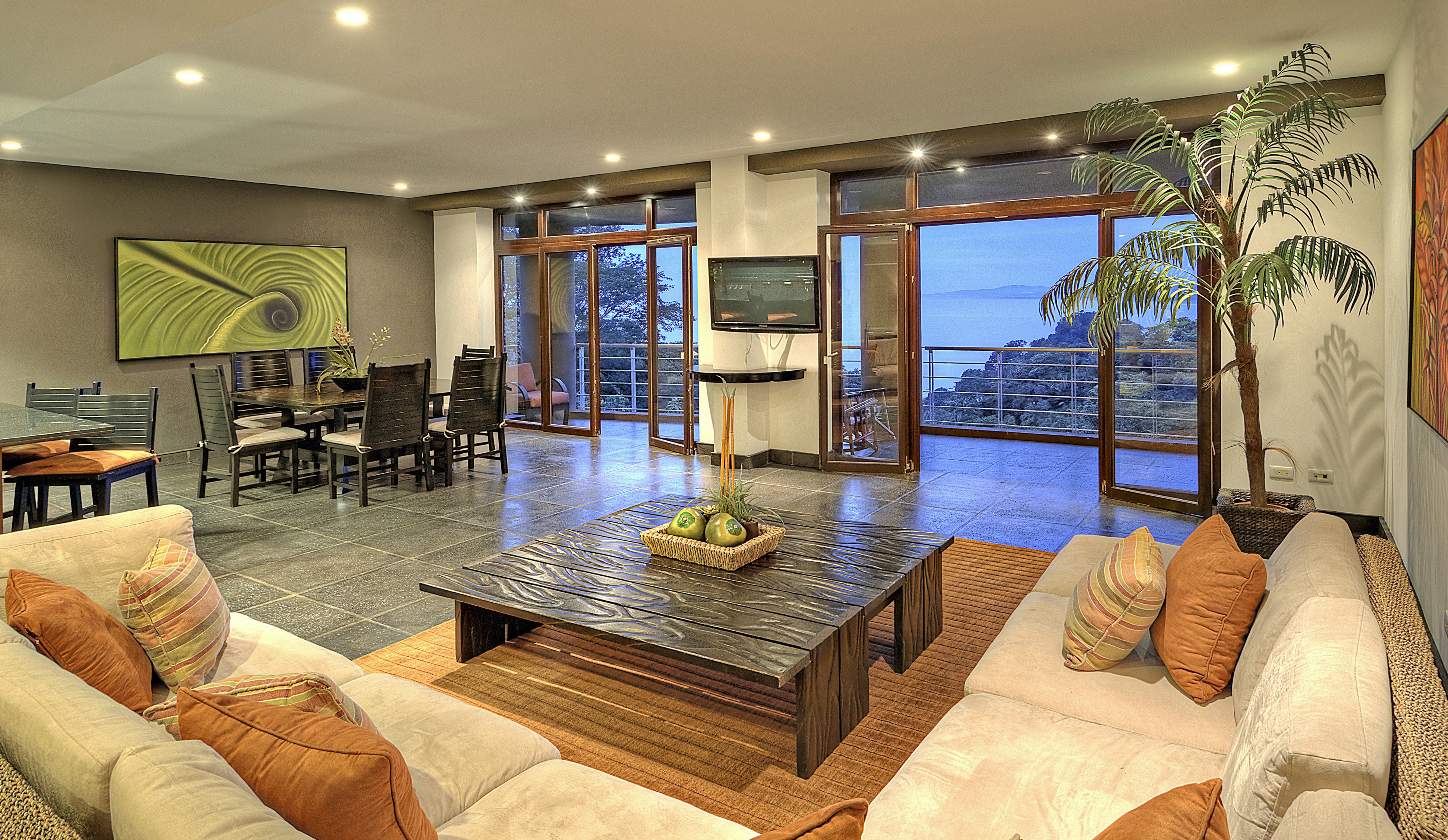 Treetop Ocean View Suite - Living Area