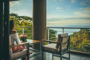 Panoramic Ocean View Suite - Balcony