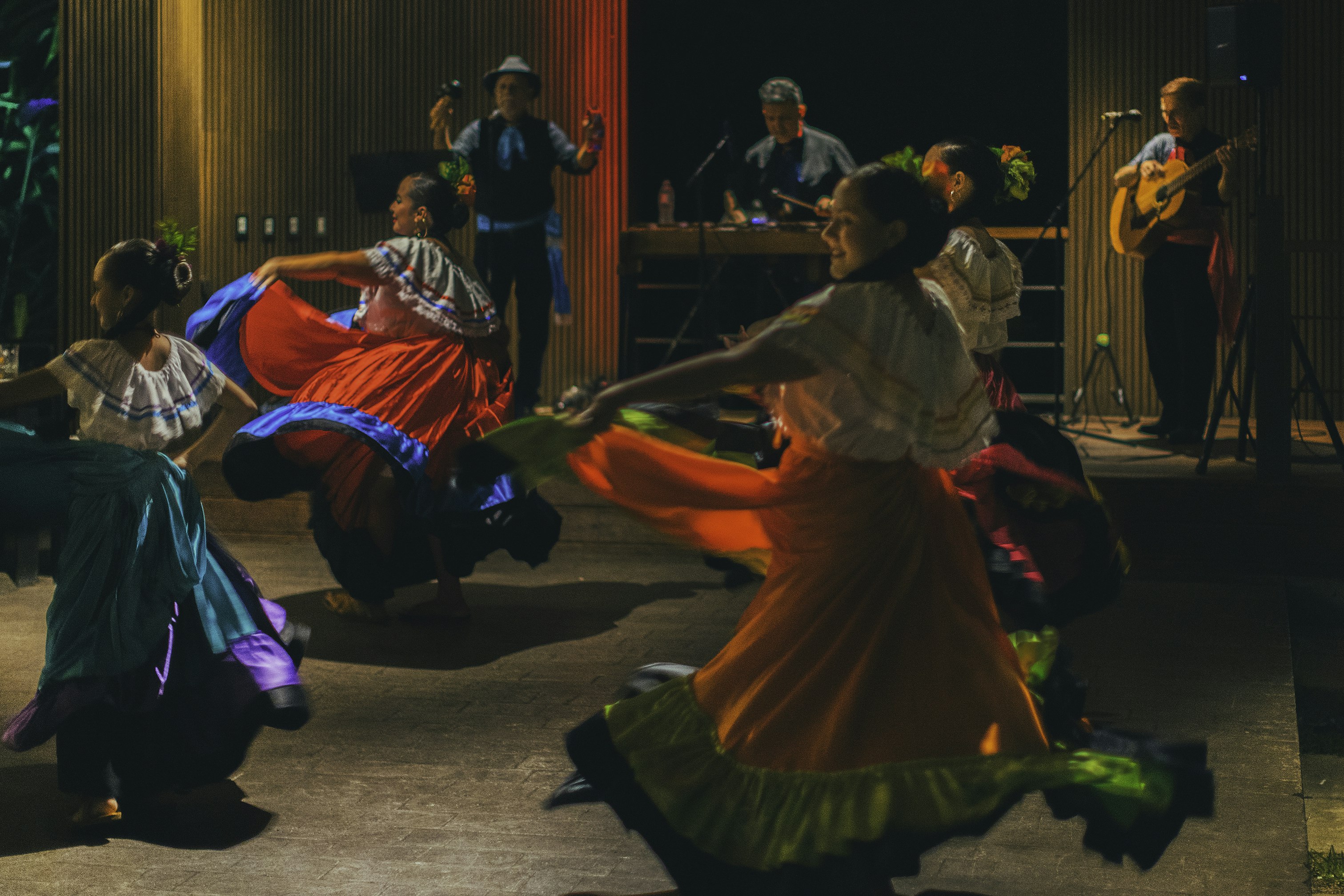 Baile Tipico Restaurant