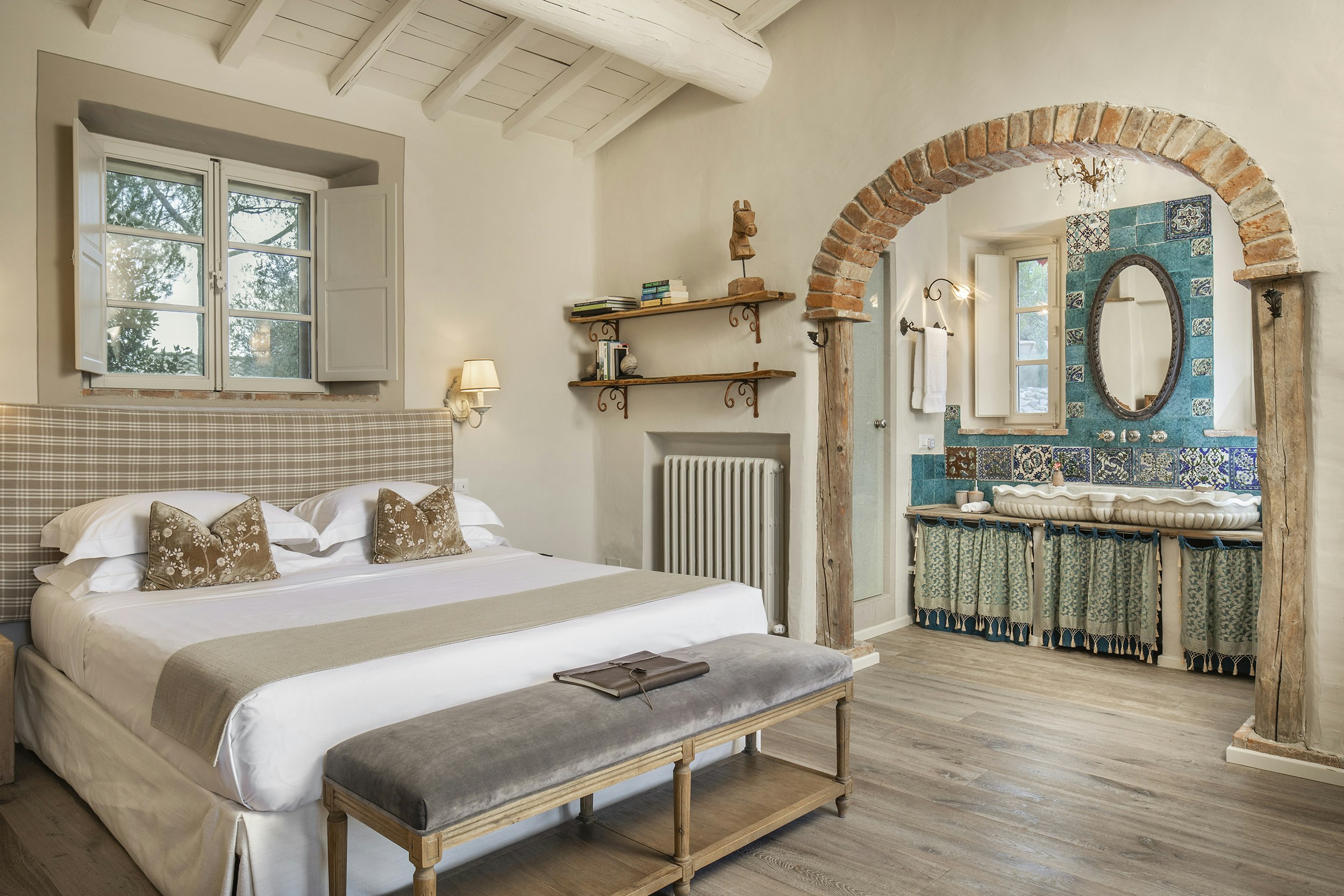 Deluxe Room - Bedroom