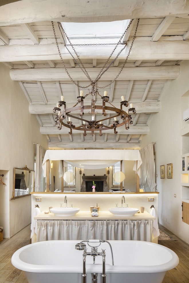 Junior Suite - Bathroom