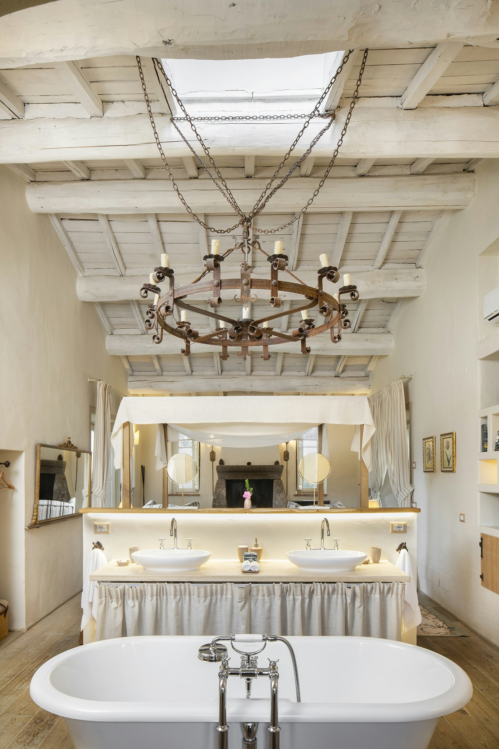 Junior Suite - Bathroom