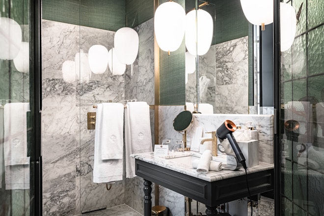 L'Envolée des Grues Sacrées - Bathroom