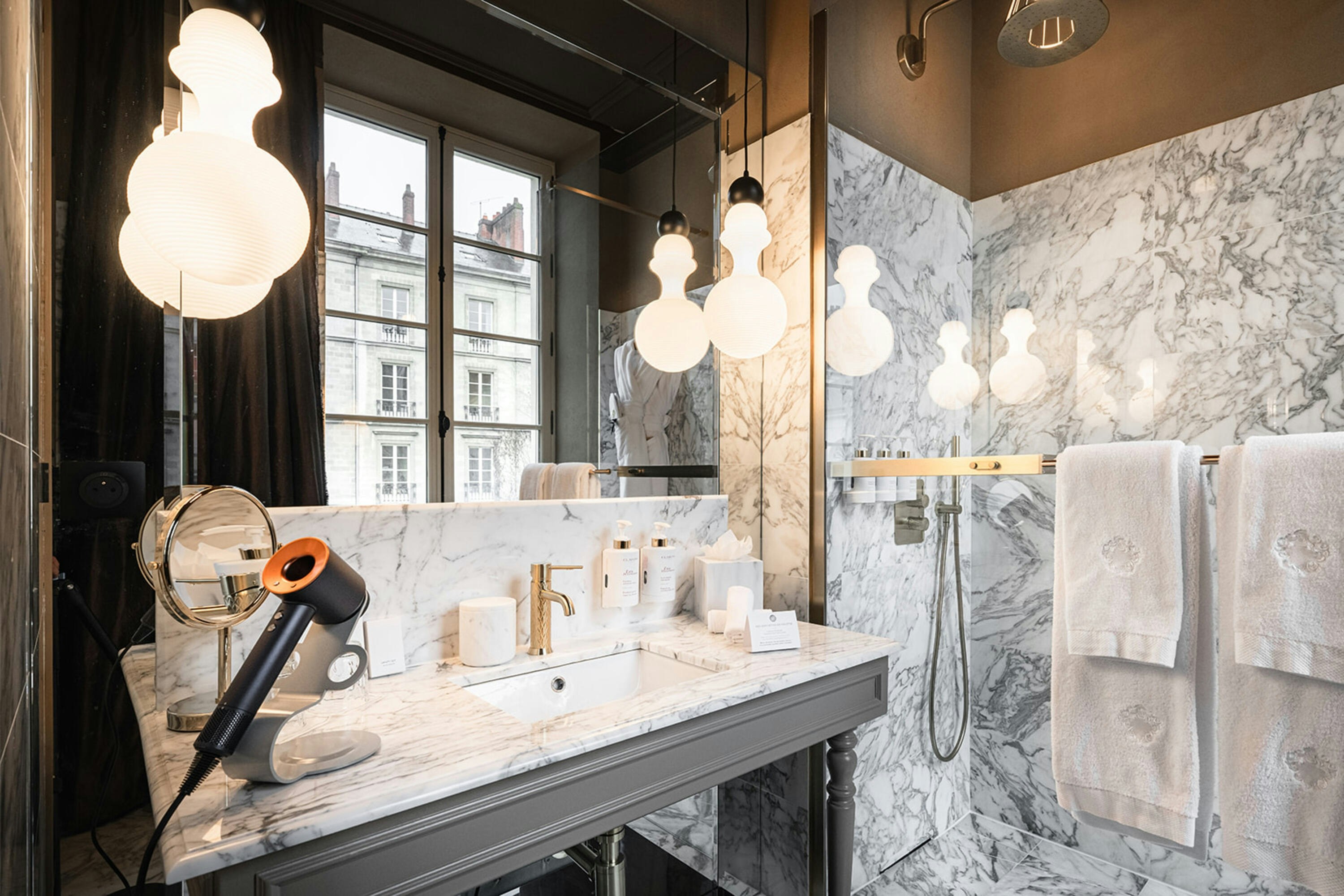 Nuit Tibétaine - Bathroom