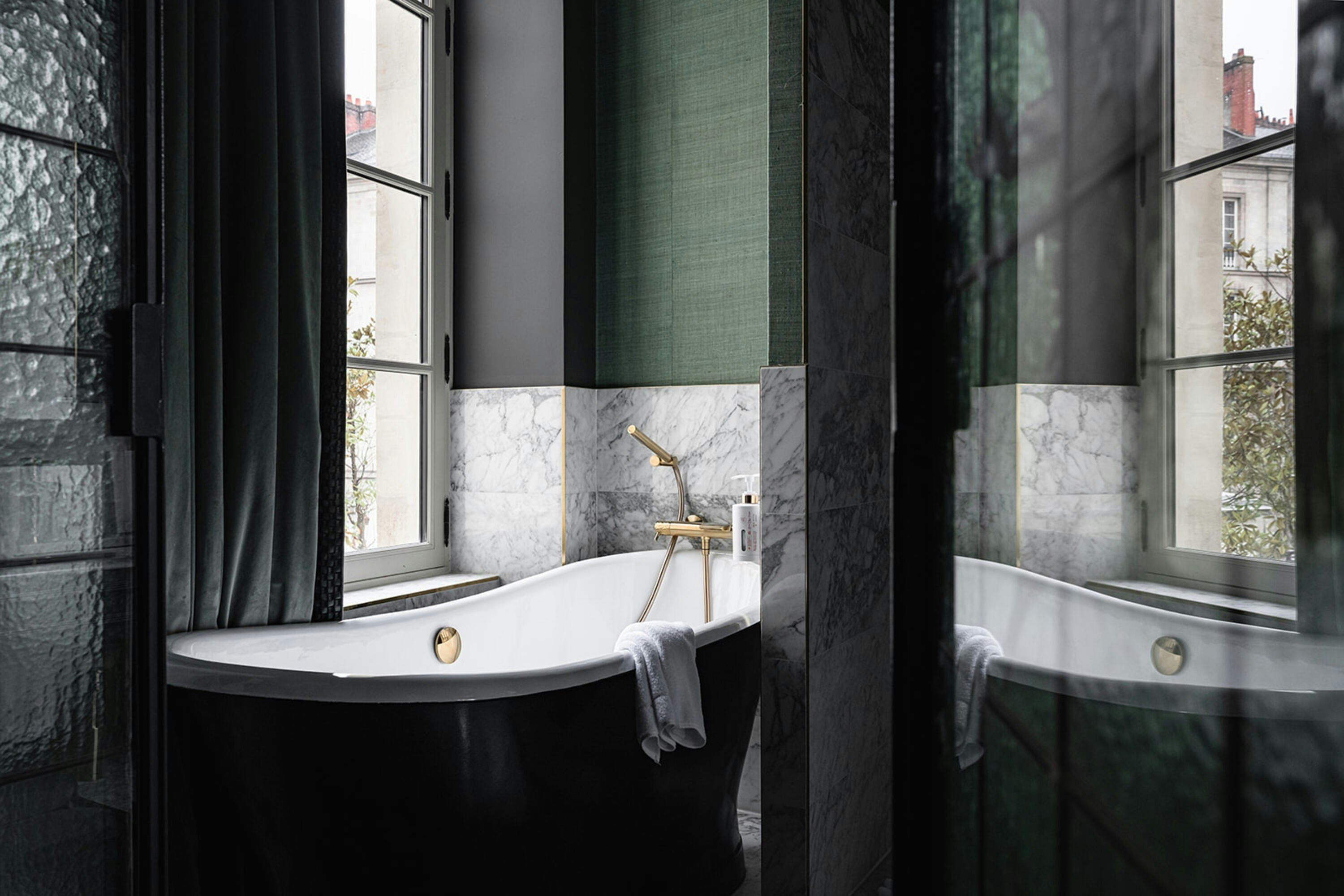 L'Envolée des Grues Sacrées - Bathroom