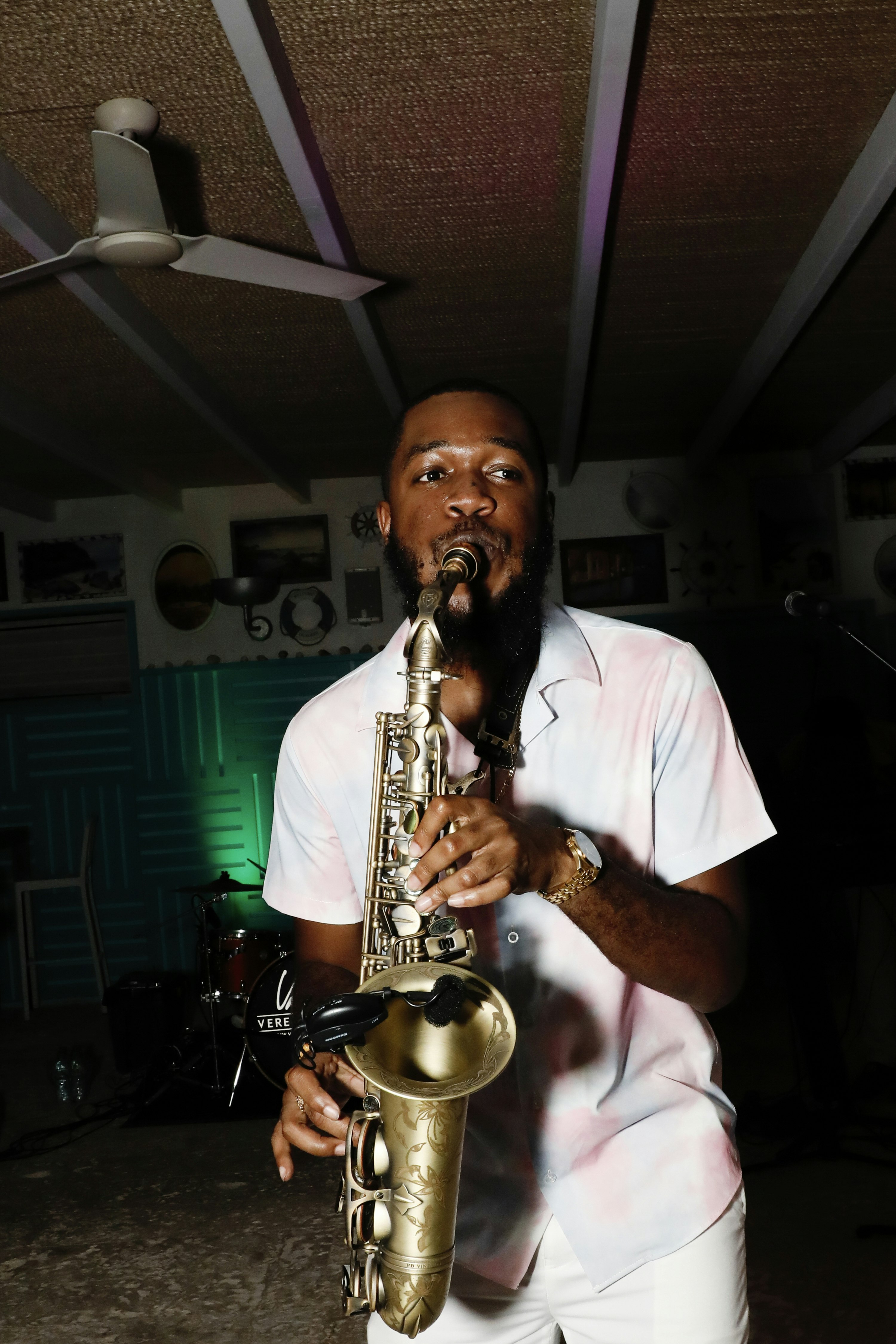 Live Music at Leon's