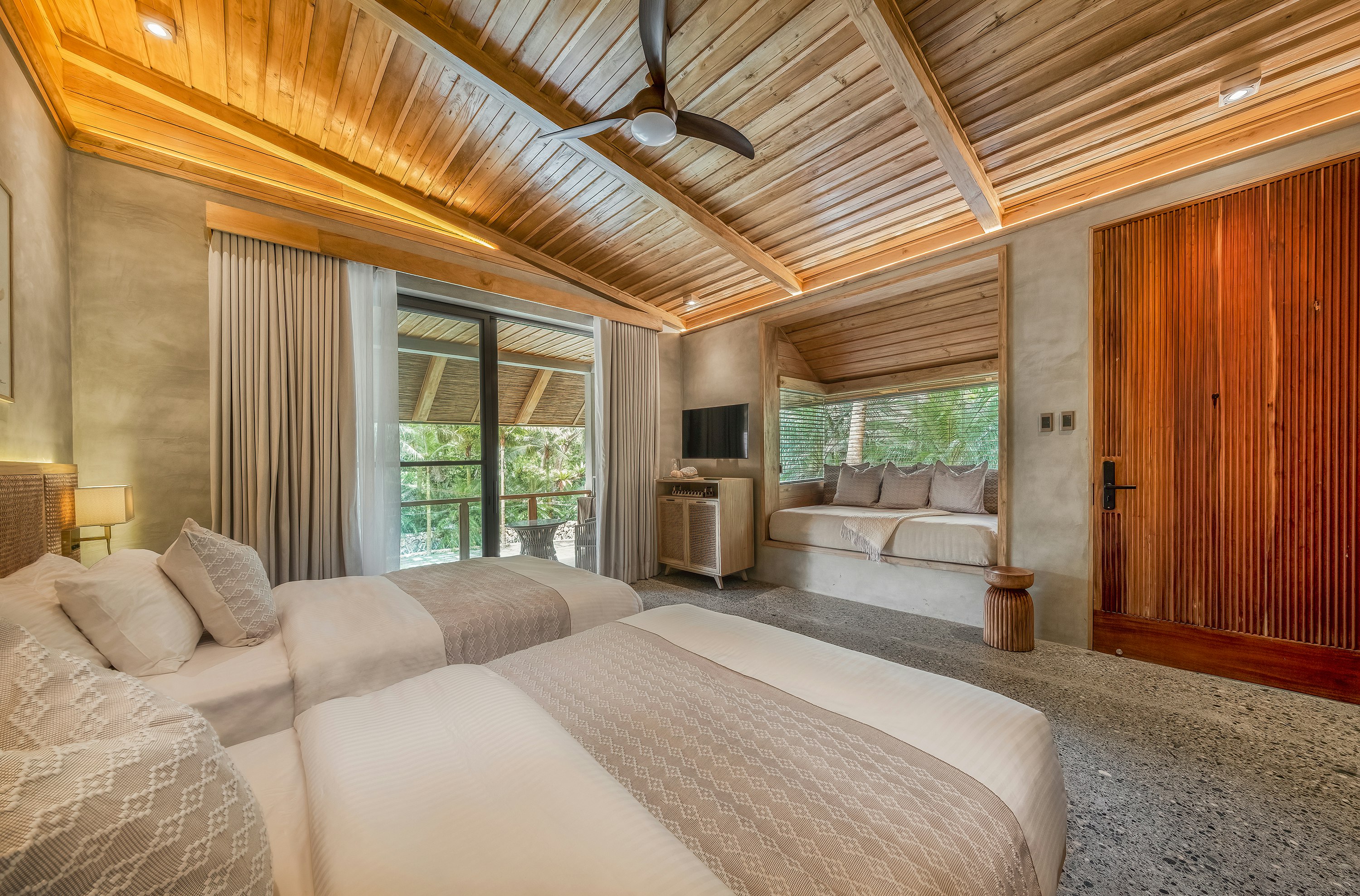 Poolside Suites Double