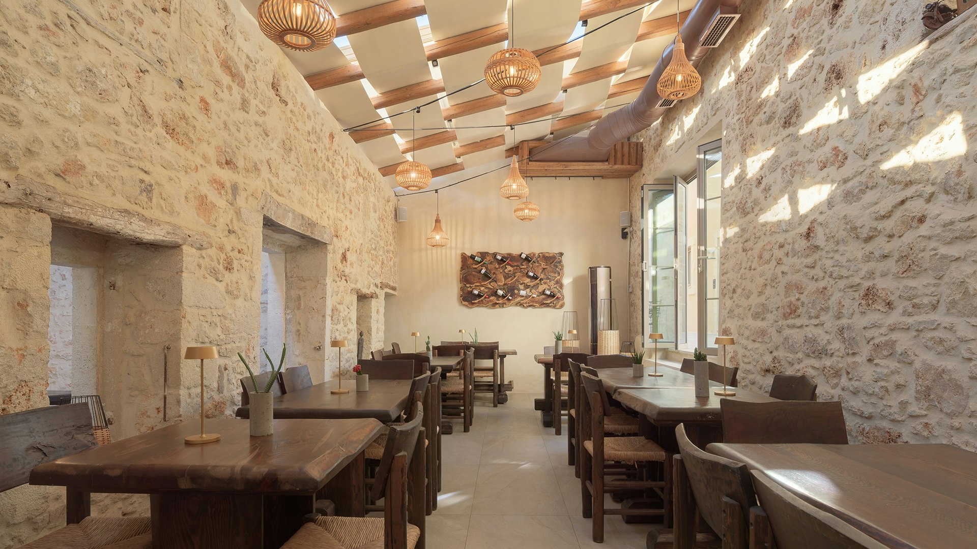 Manili Bistro - Interior