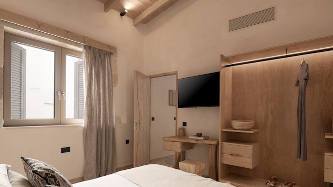 Deluxe Suite - Bedroom