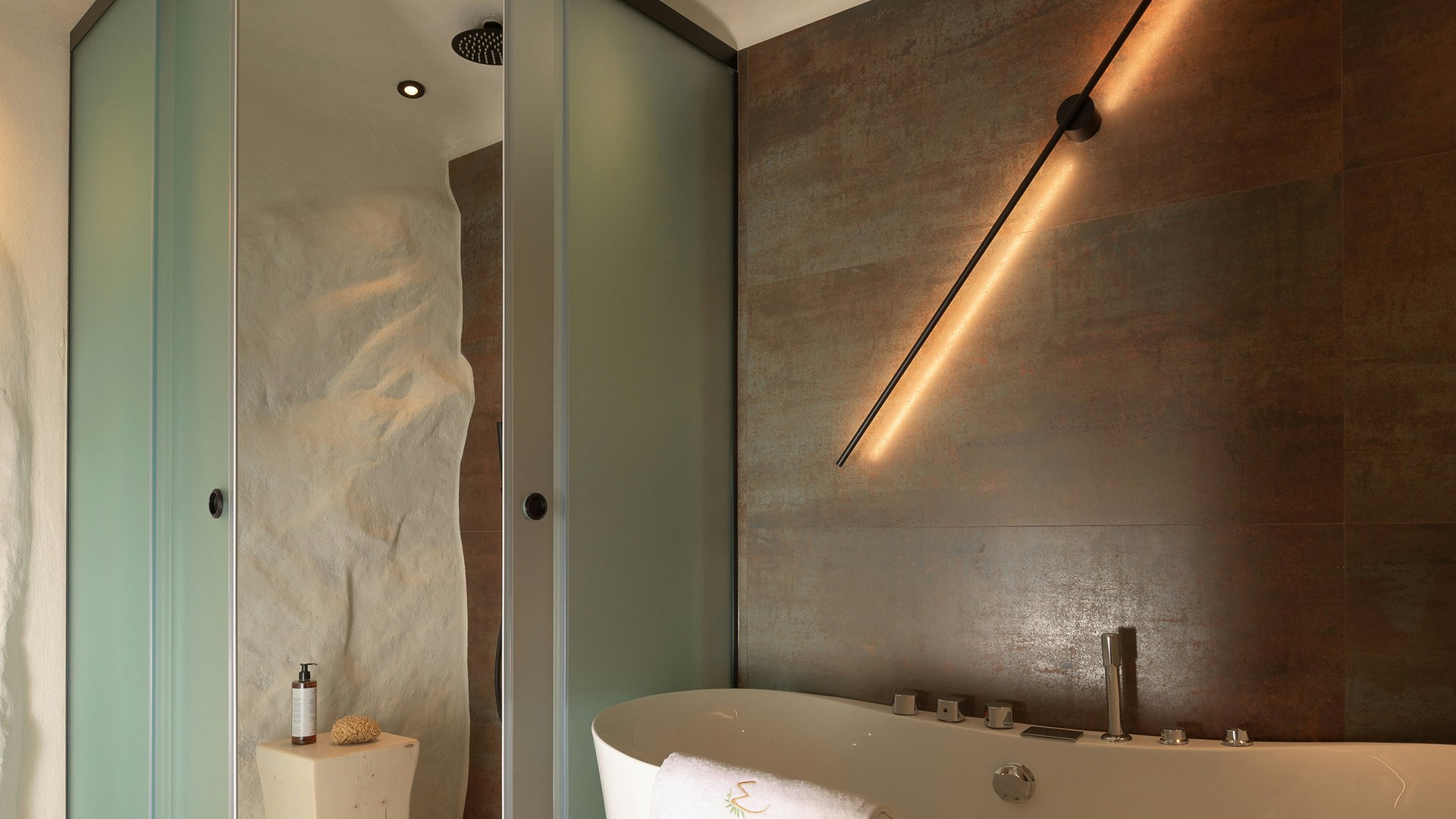 Junior Suite - Bathroom