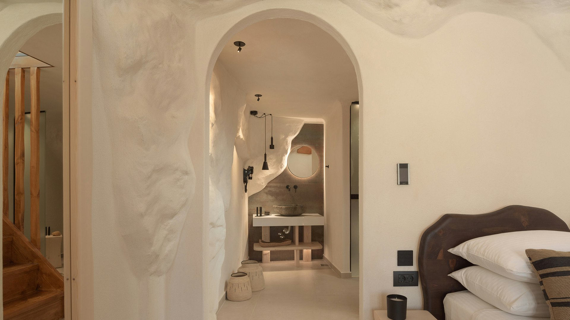 Deluxe Suite - Room Details