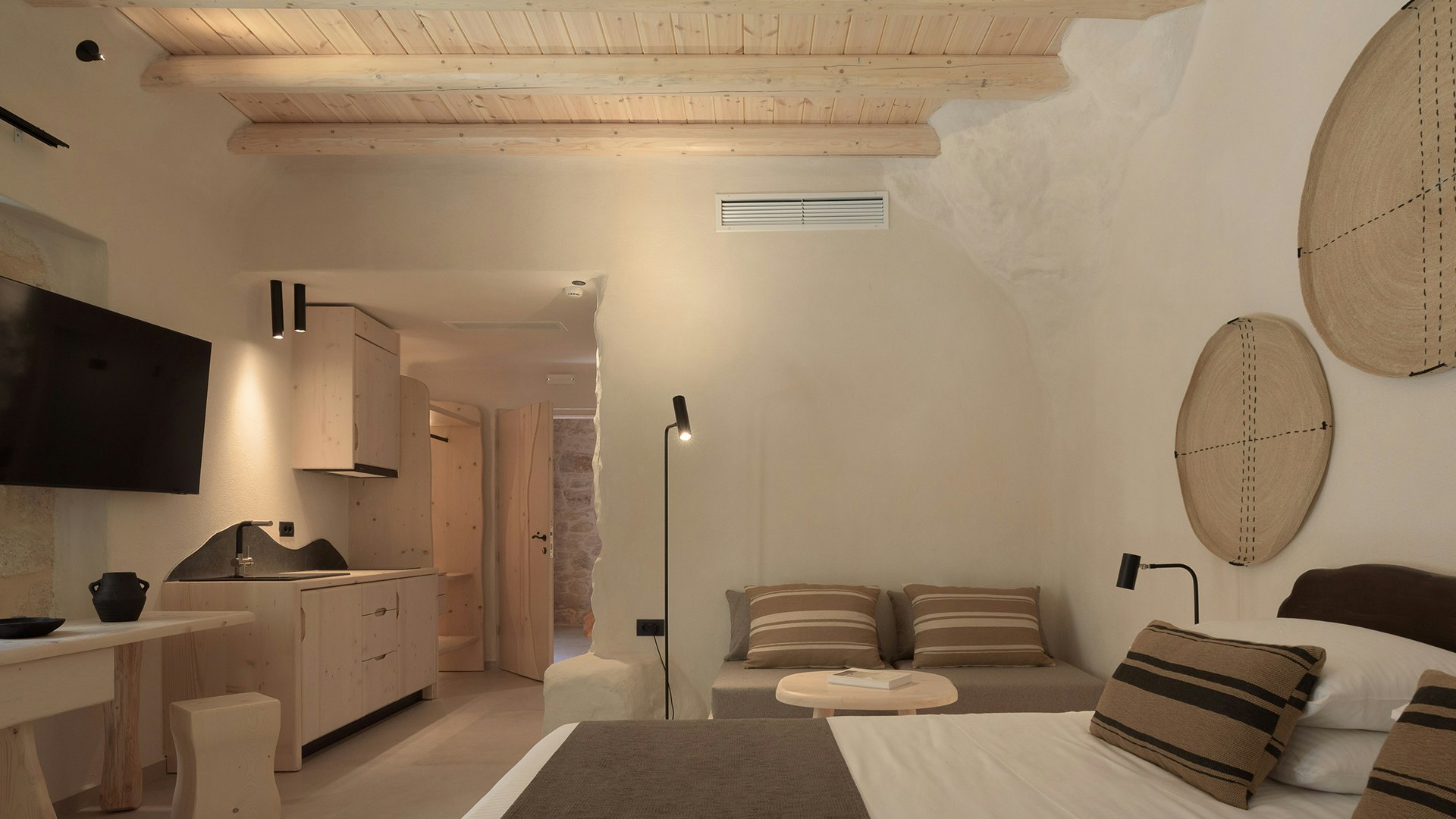 Deluxe Suite - Bedroom