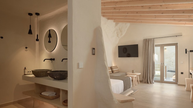 Suite with Hot Tub