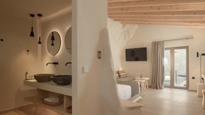 Suite with Hot Tub