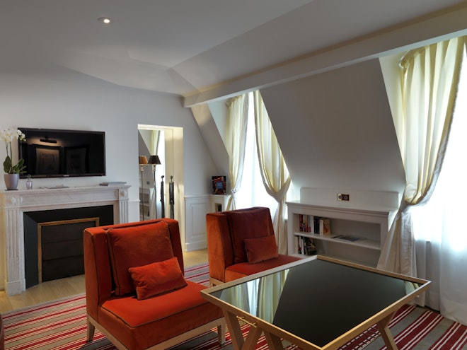 Master Suite - Living Area