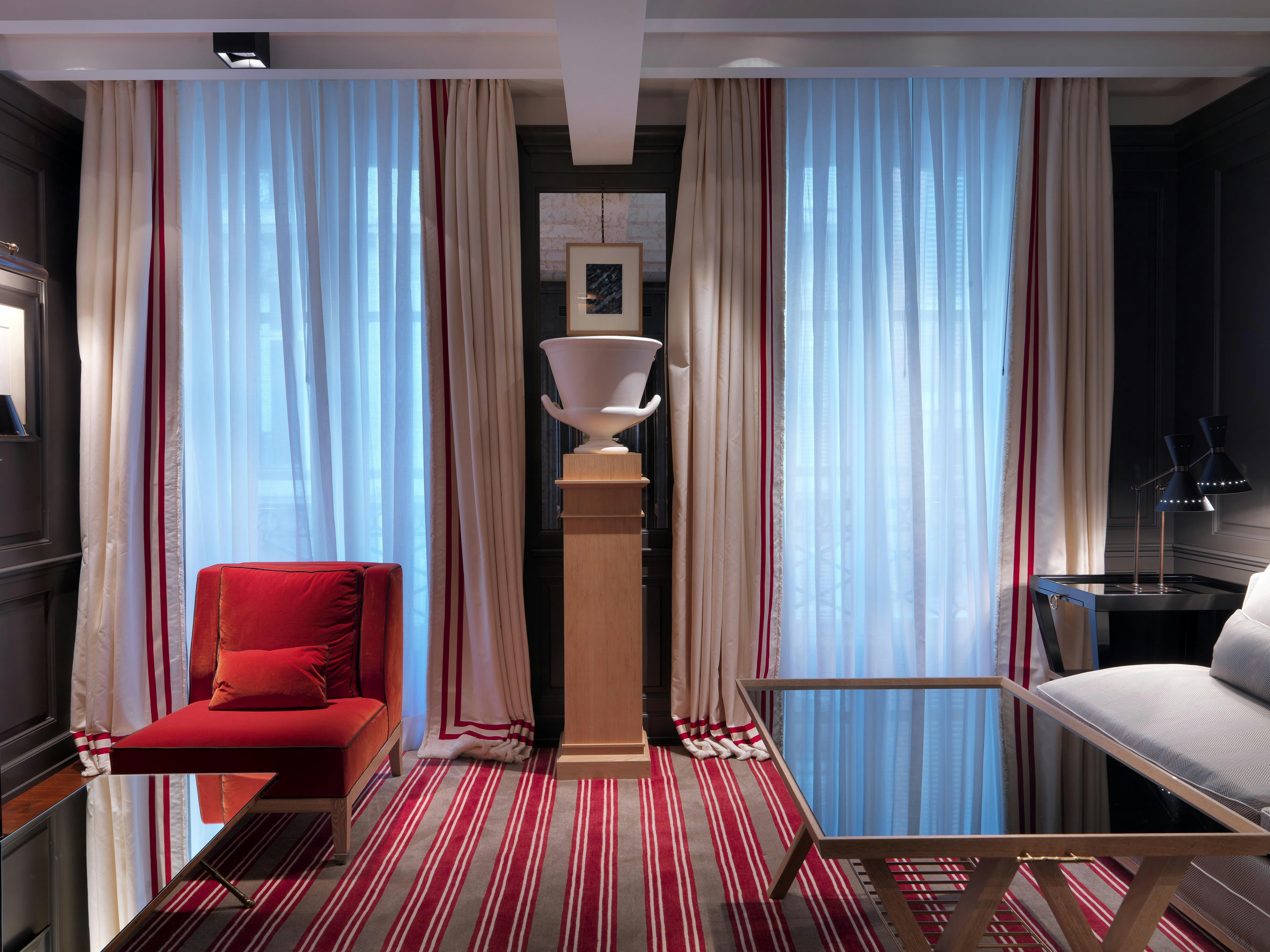 Executive Suite - Living Area