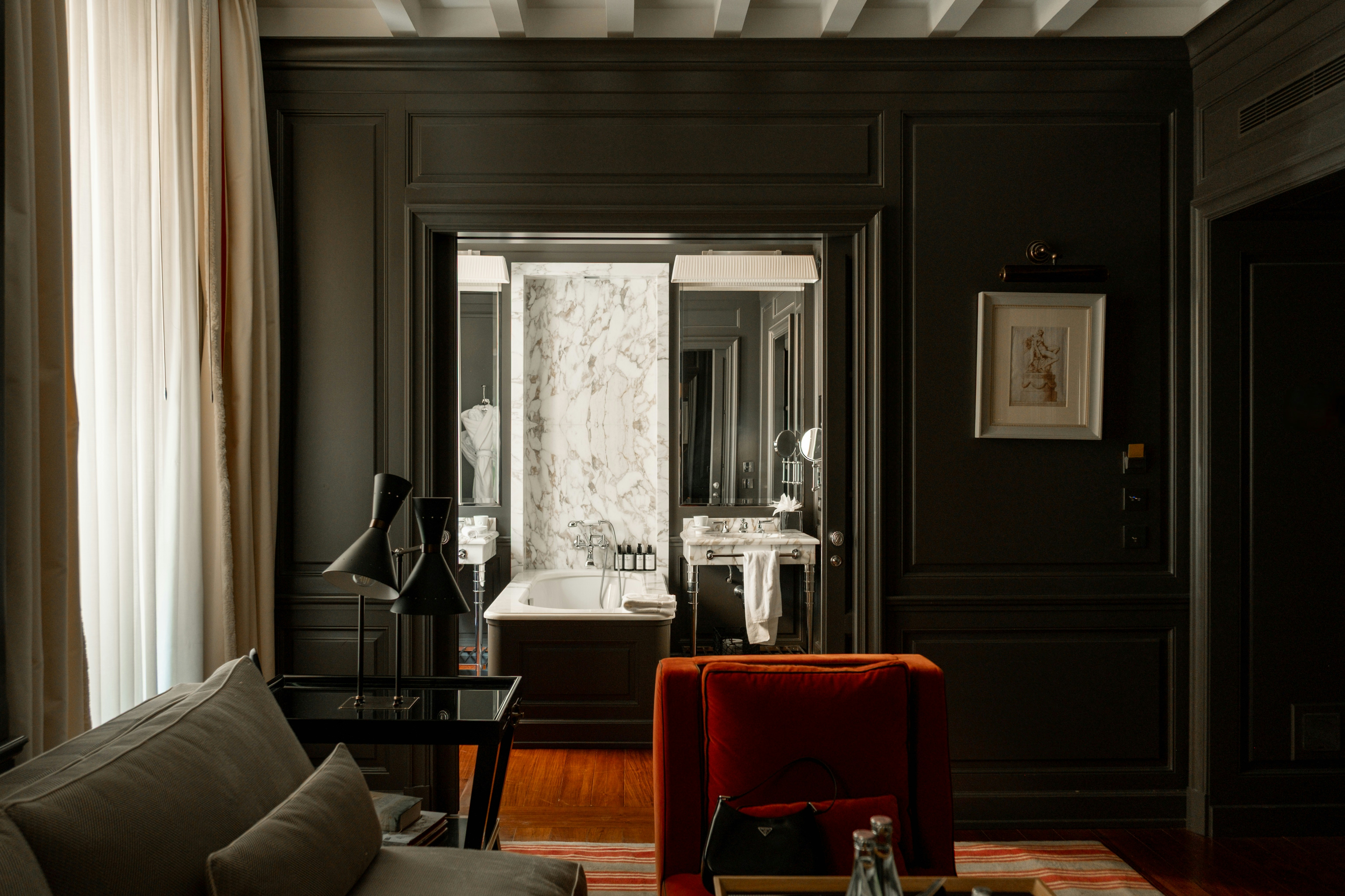 Executive Suite Bathroom