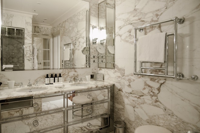 Superior Suite Bathroom