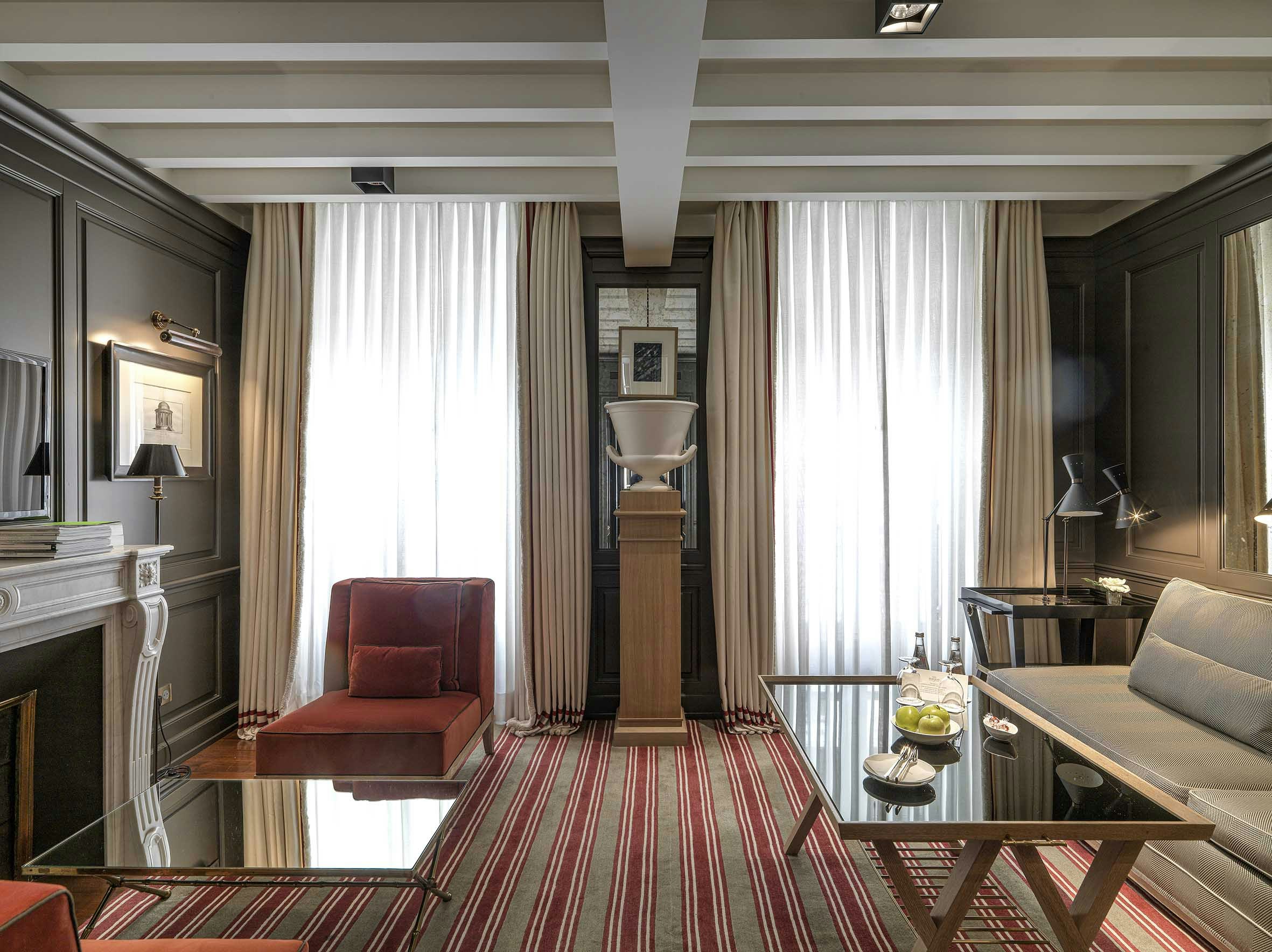 Executive Suite - Living Area