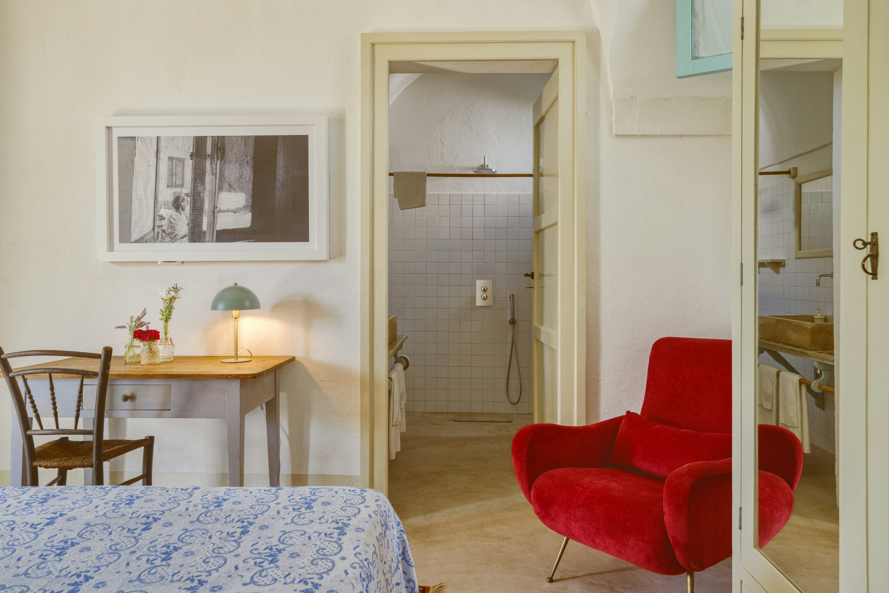 Deluxe Room - Bedroom