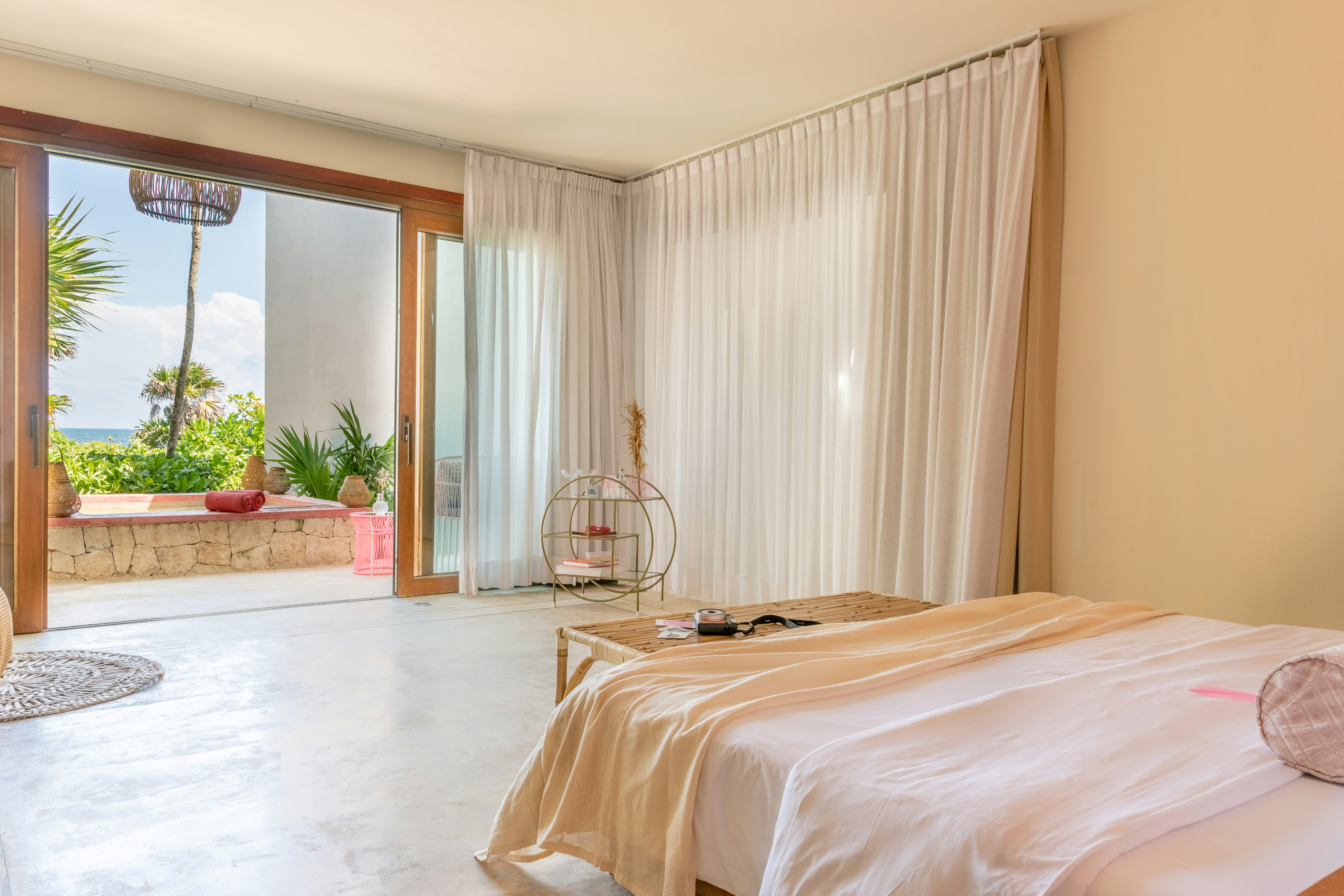 Sea View Room with Plunge Pool - Bedroom