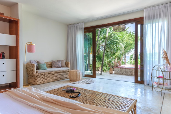 Sea View Room with Plunge Pool - Bedroom