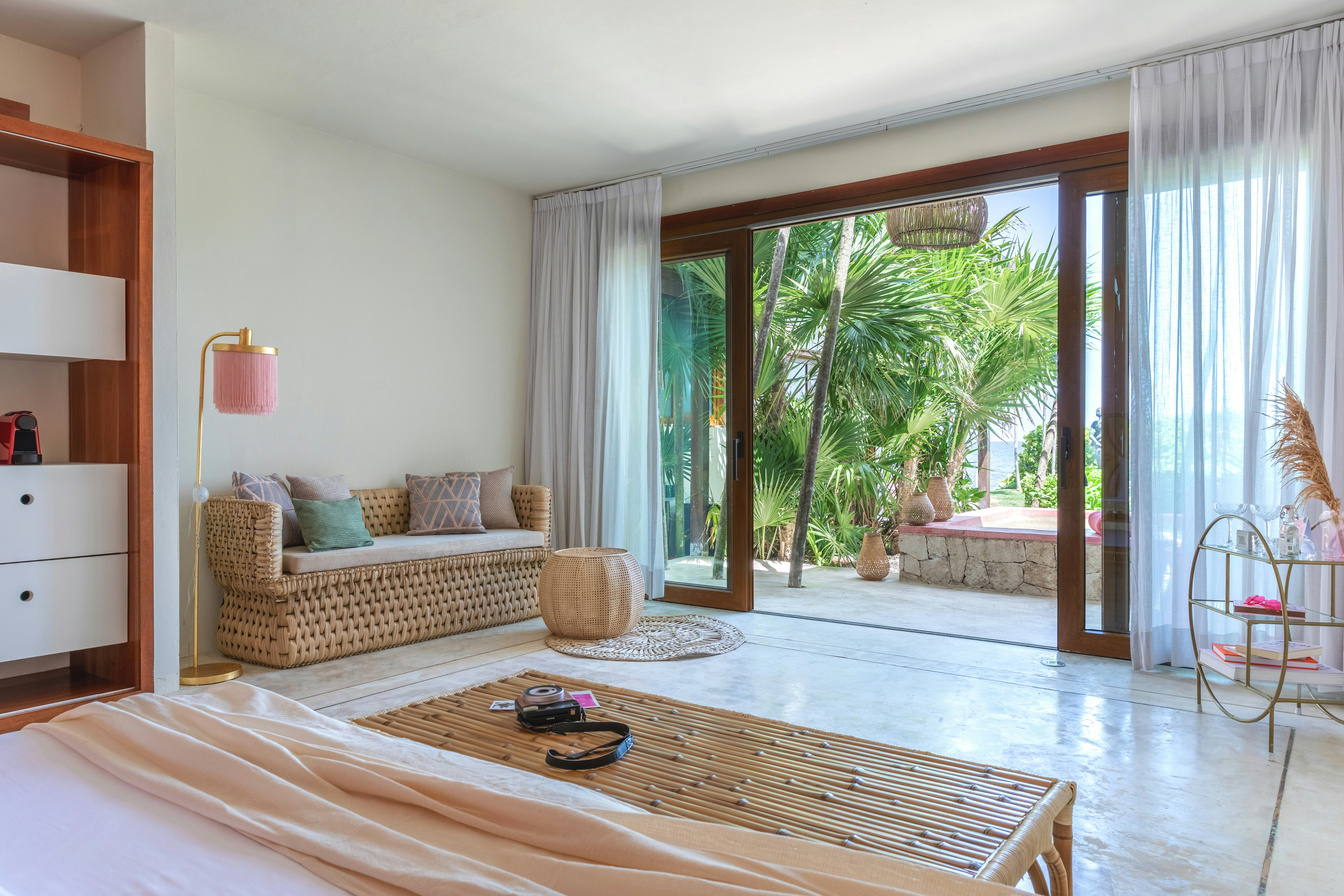 Sea View Room with Plunge Pool - Bedroom