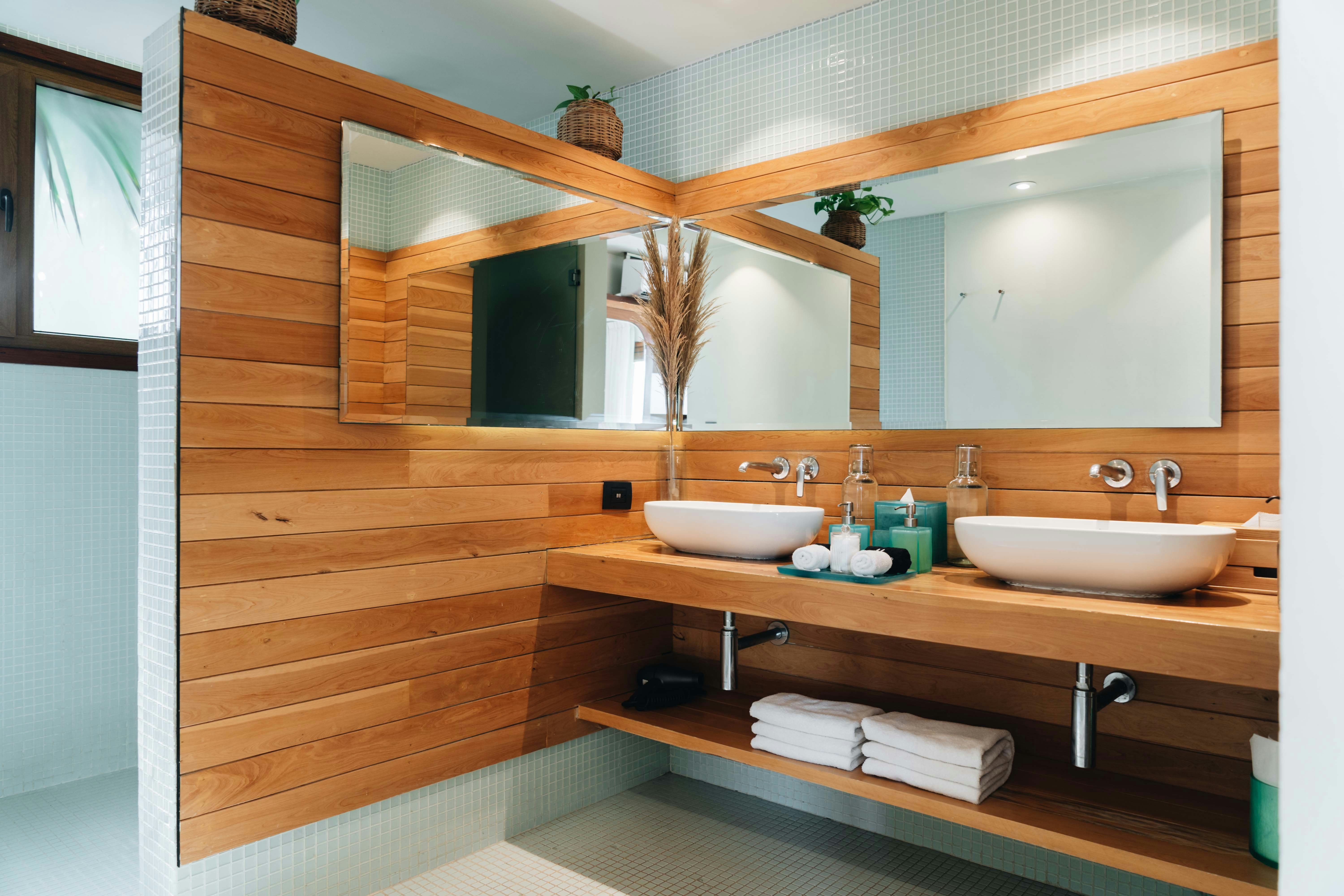 Sea Front Room with Plunge Pool - Bathroom