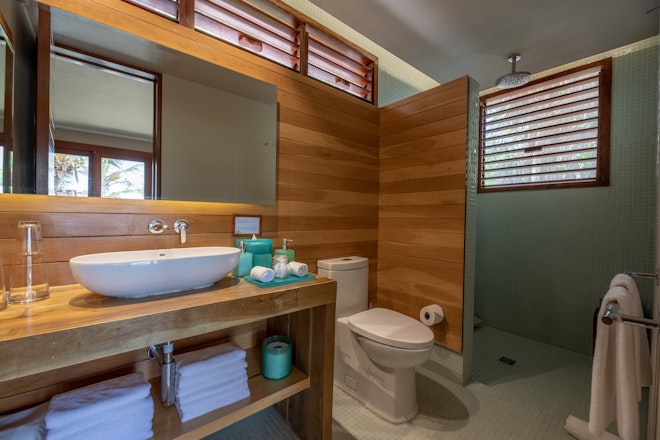 Partial Sea View Room - Bathroom